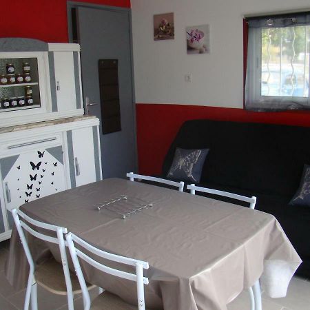 Studio/Gite Les Papillons Lablachère Exteriér fotografie