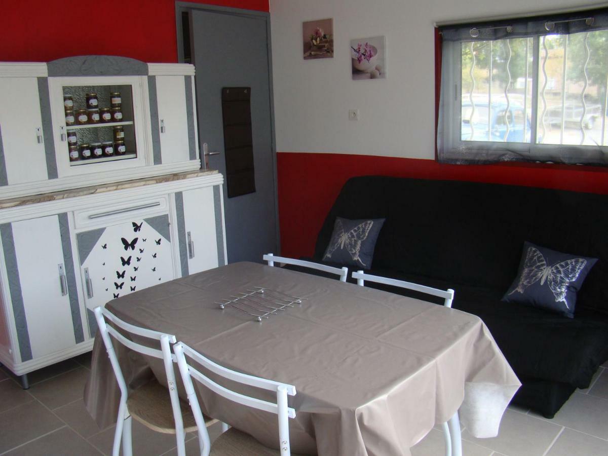 Studio/Gite Les Papillons Lablachère Exteriér fotografie